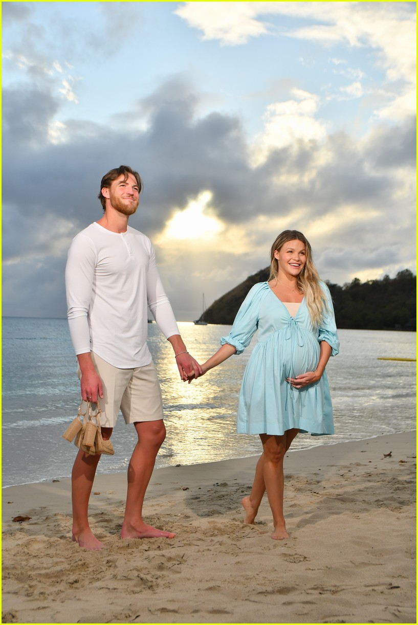witney carson celebrates baby moon with hubby carson mcallister 01