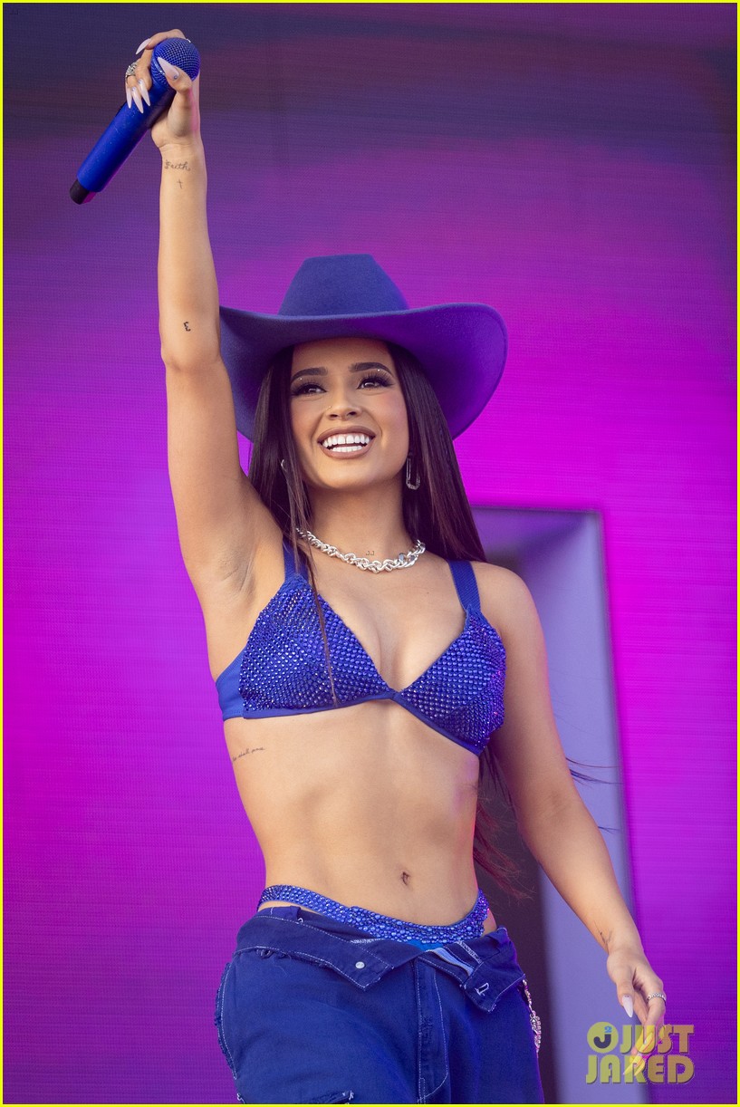 becky g performs at coachella 04