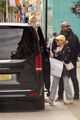 ariana grande does some shopping in london 28
