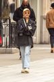 ariana grande does some shopping in london 52
