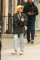 ariana grande does some shopping in london 55