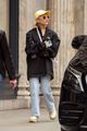 ariana grande does some shopping in london 59