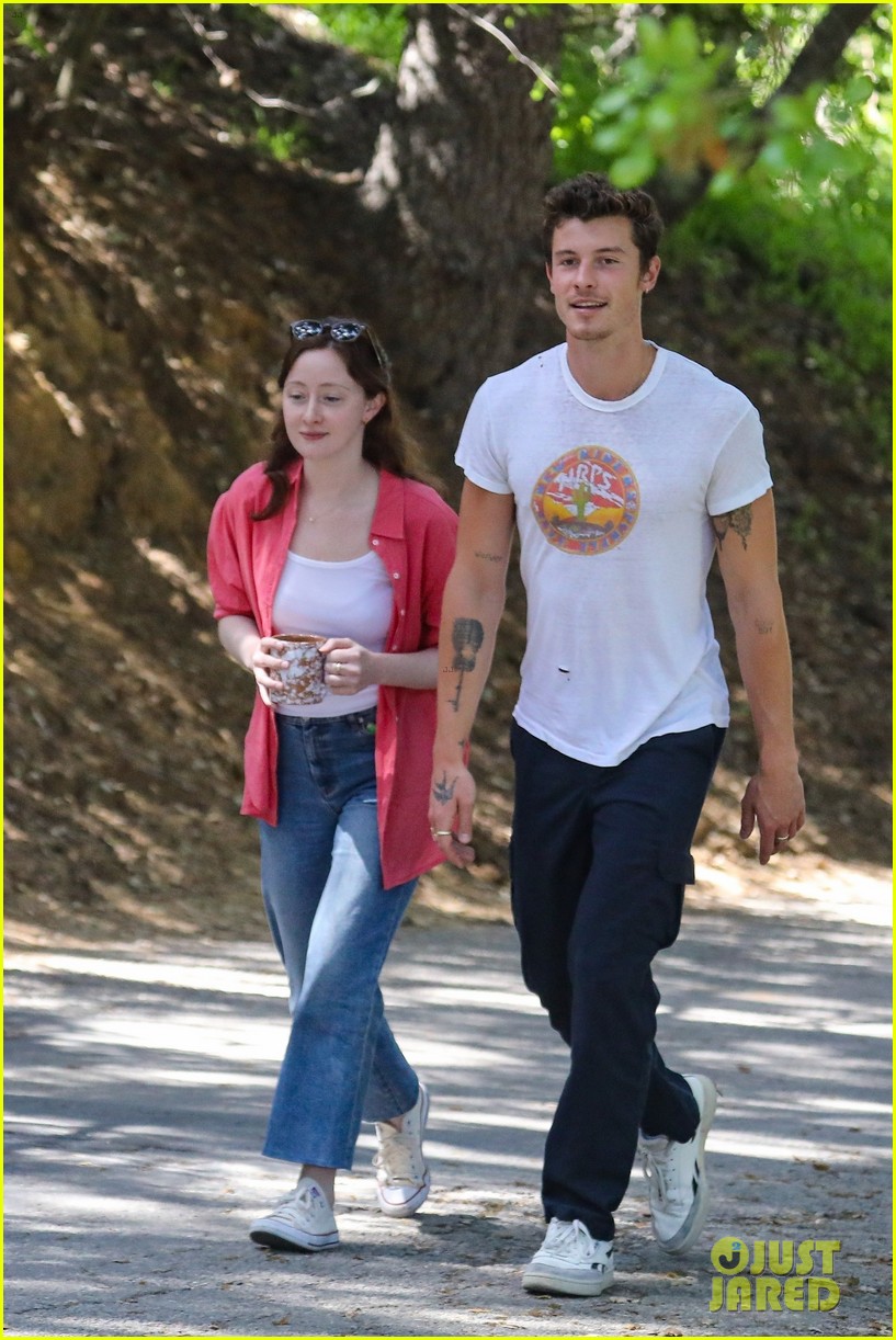 Shawn Mendes Goes on a Hike With Label Exec Clio Massey in Los Angeles ...