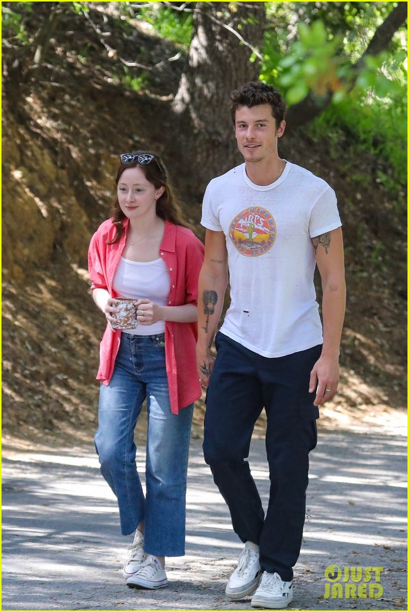 Shawn Mendes Goes on a Hike With Label Exec Clio Massey in Los Angeles ...