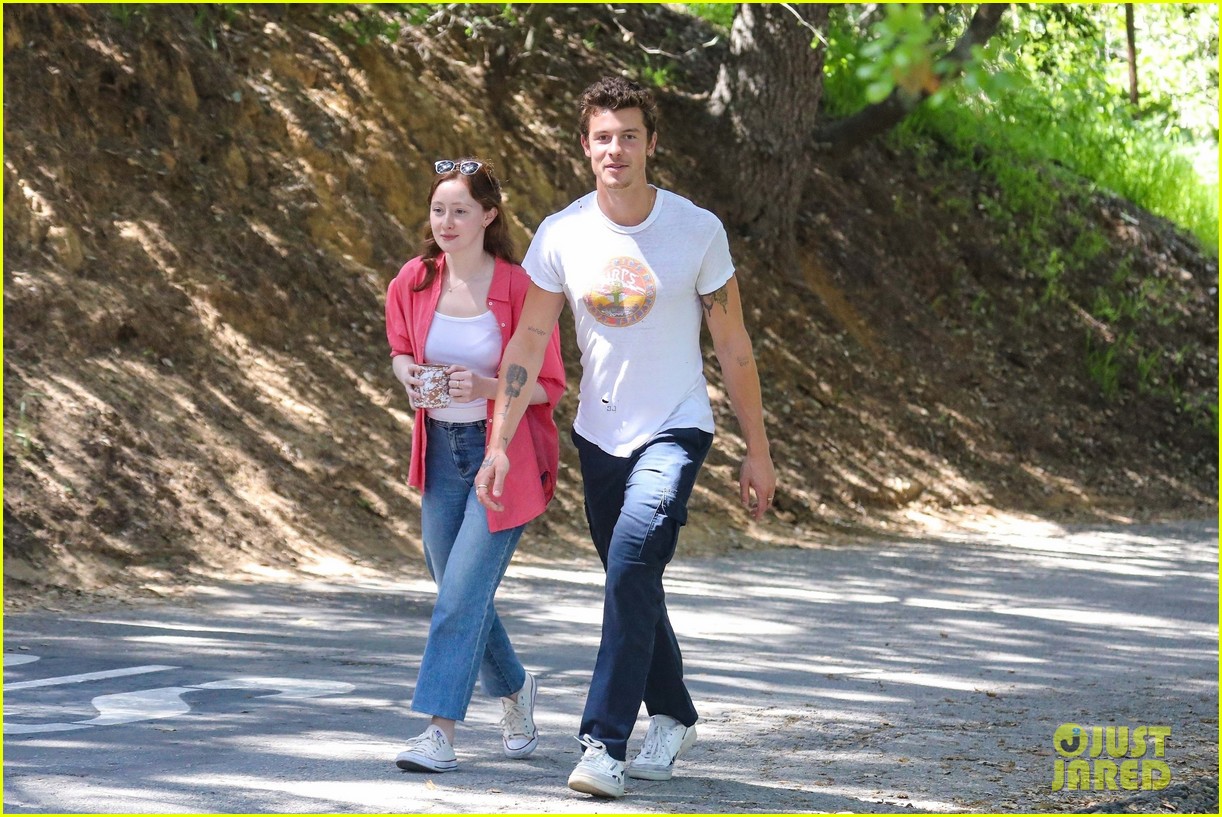 Shawn Mendes Goes on a Hike With Label Exec Clio Massey in Los Angeles ...