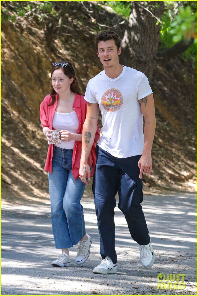 Shawn Mendes Goes on a Hike With Label Exec Clio Massey in Los Angeles ...