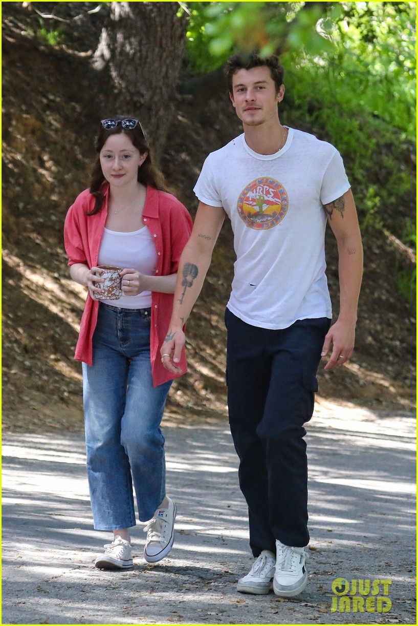 Shawn Mendes Goes on a Hike With Label Exec Clio Massey in Los Angeles ...