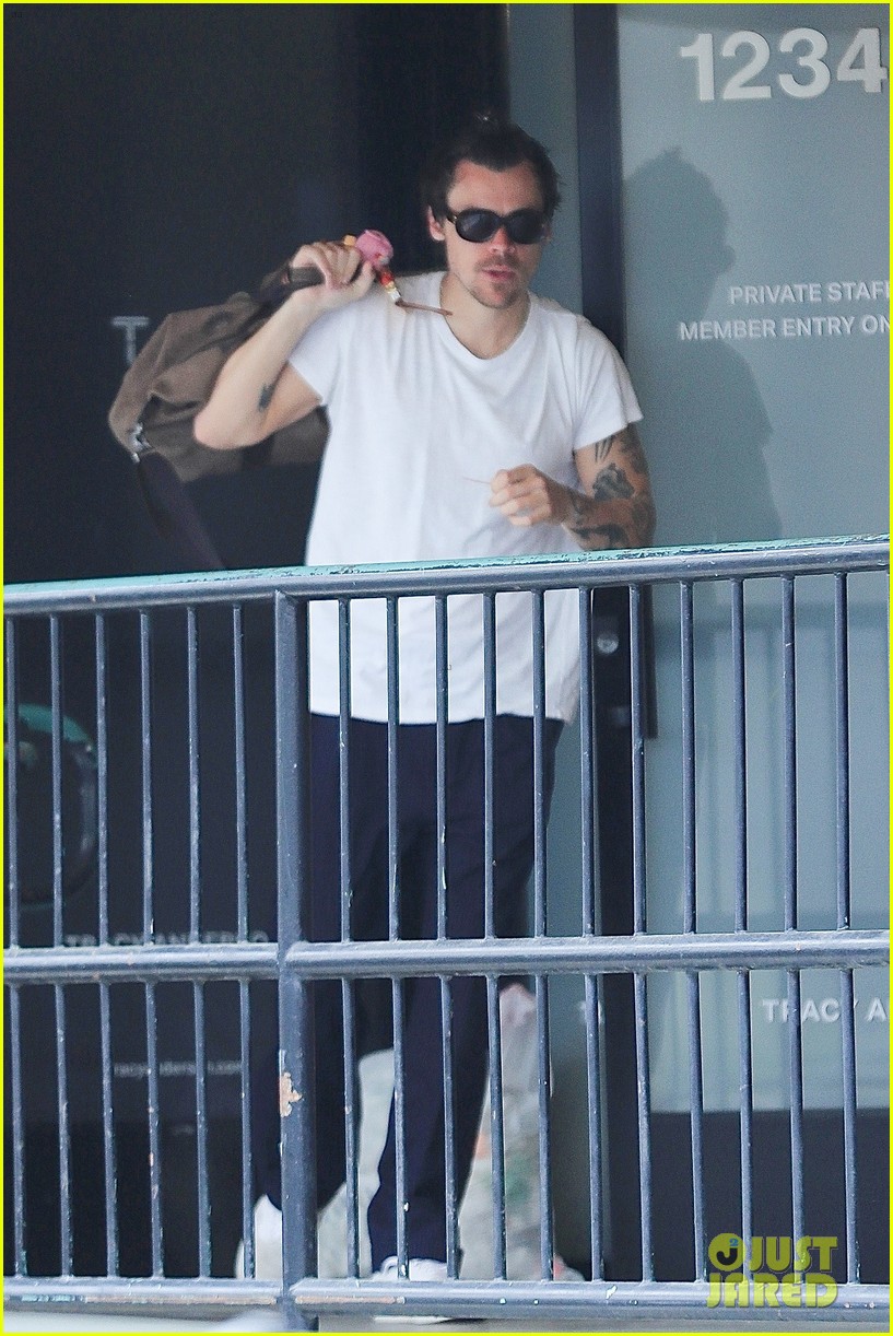 harry styles olivia wilde same gym within minutes 02