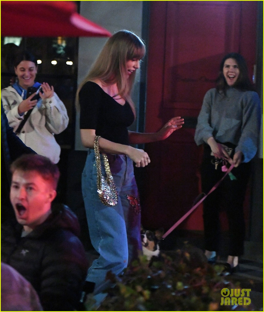 Taylor Swift Makes First Appearance Since Breakup, Grabs Dinner