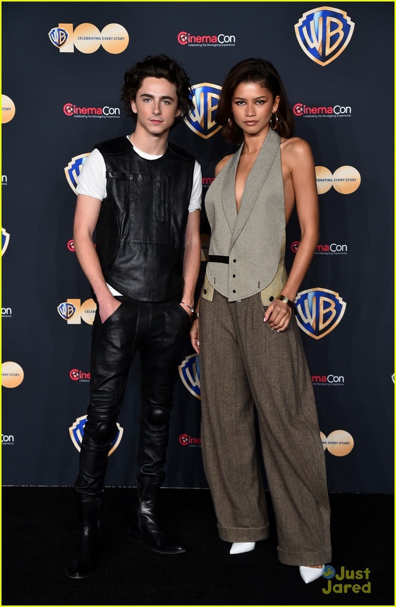 Zendaya & Timothee Chalamet Reunite at CinemaCon in Las Vegas for 'Dune ...