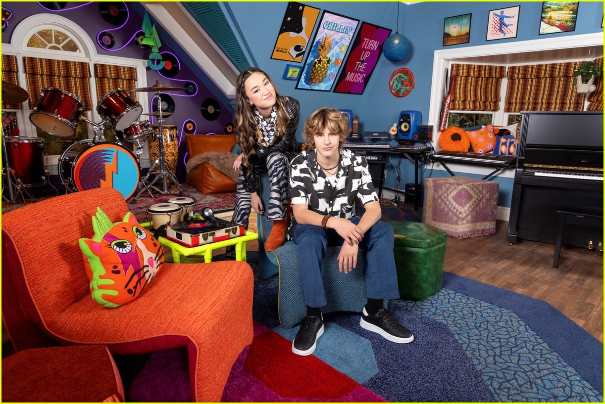 Who Plays Erin On Nickelodeons Erin And Aaron Meet Ava Ro Exclusive Photo 1375943 Photo 8674