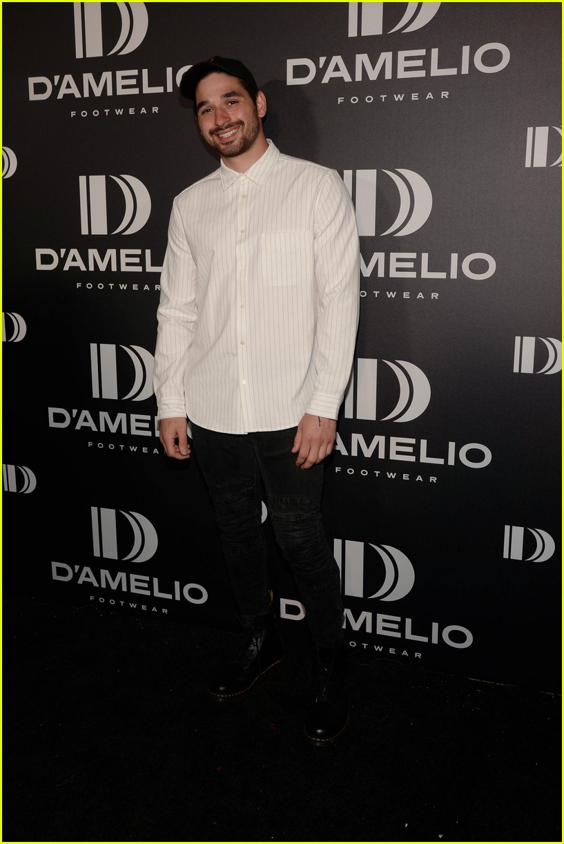 dixie damelio joins family at damelio footwear launch after reported hospitalization 11