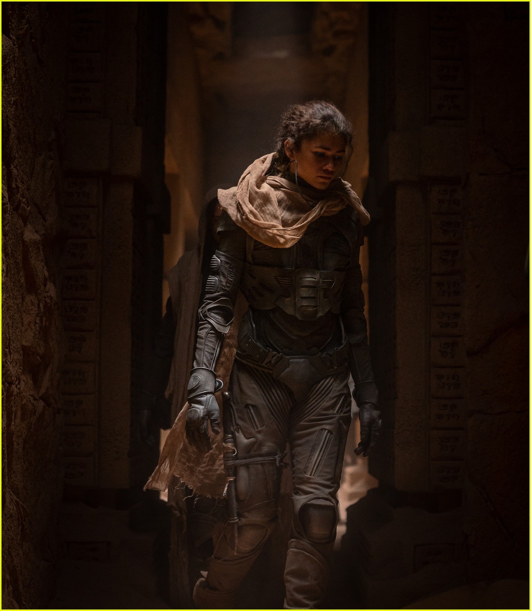 timothee chalamet faces up to austin butler in dune part two trailer 05.