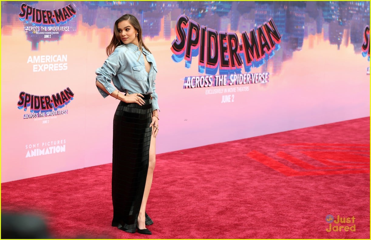 hailee steinfeld goes denim for spider man premiere with shameik moore and more 14