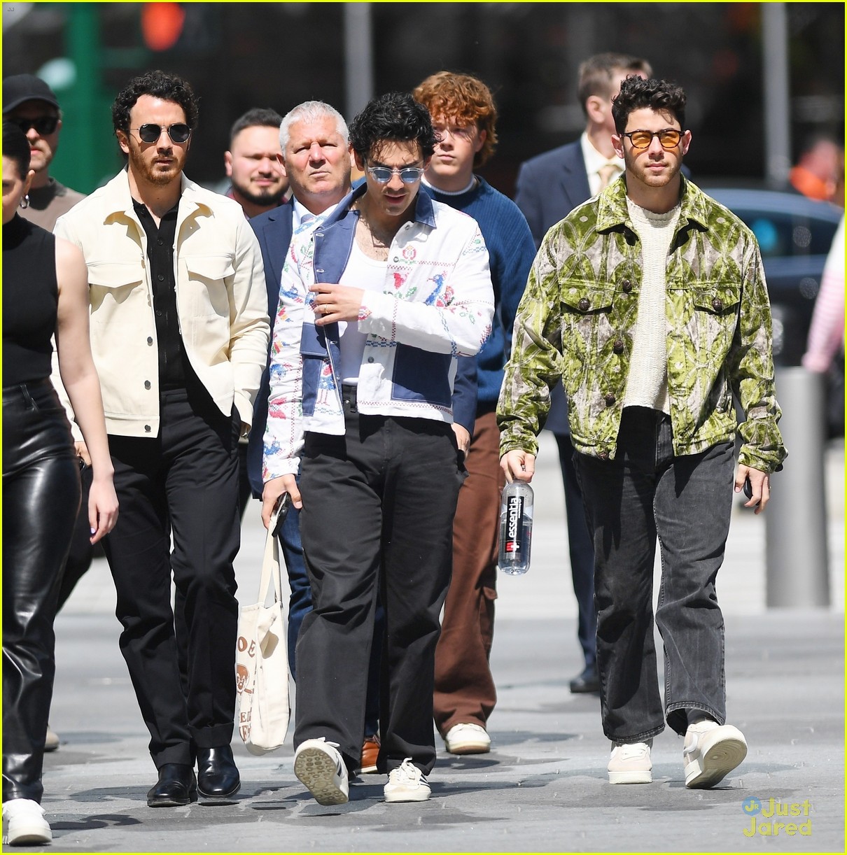 jonas brothers run into fan while out in nyc between meetings 08