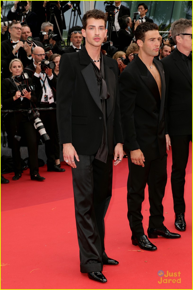 rose manu rios noah beck step out for monster screening at cannes film festival 05