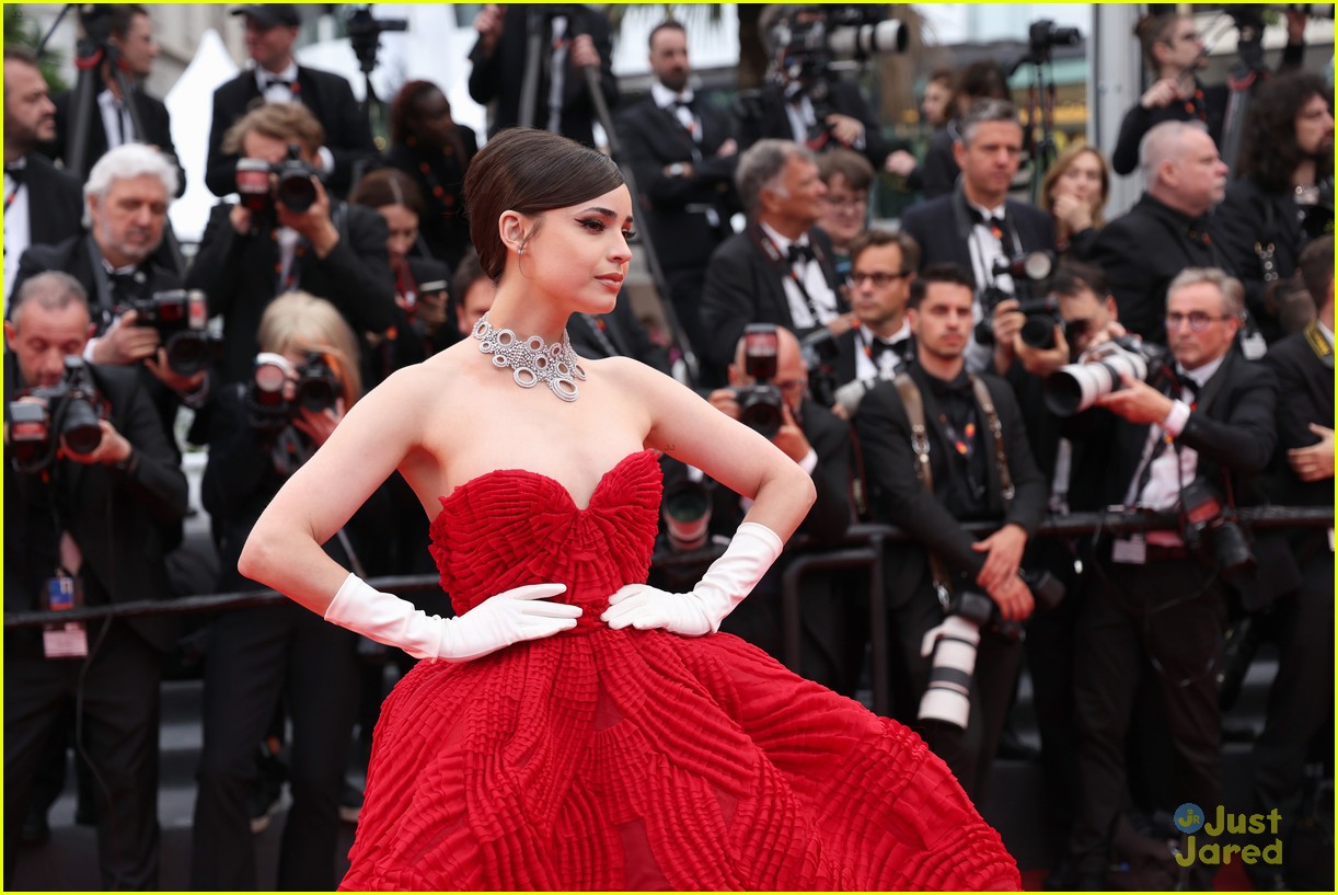 Sofia Carson Shares Special Connection to Necklace She Wore at Cannes(01)