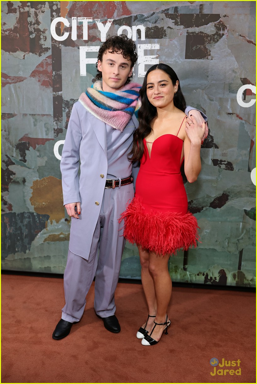 wyatt oleff chase sui wonders join co stars at city on fire premiere 10