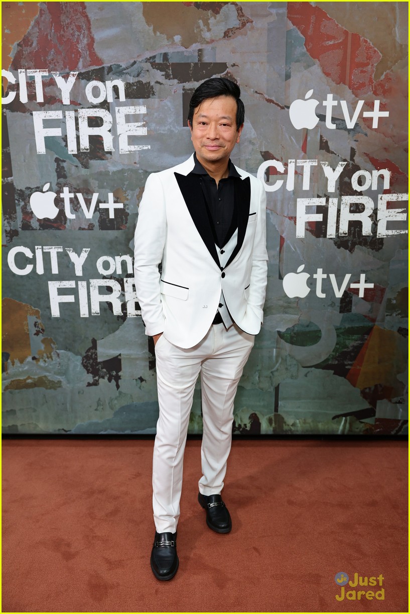 wyatt oleff chase sui wonders join co stars at city on fire premiere 22