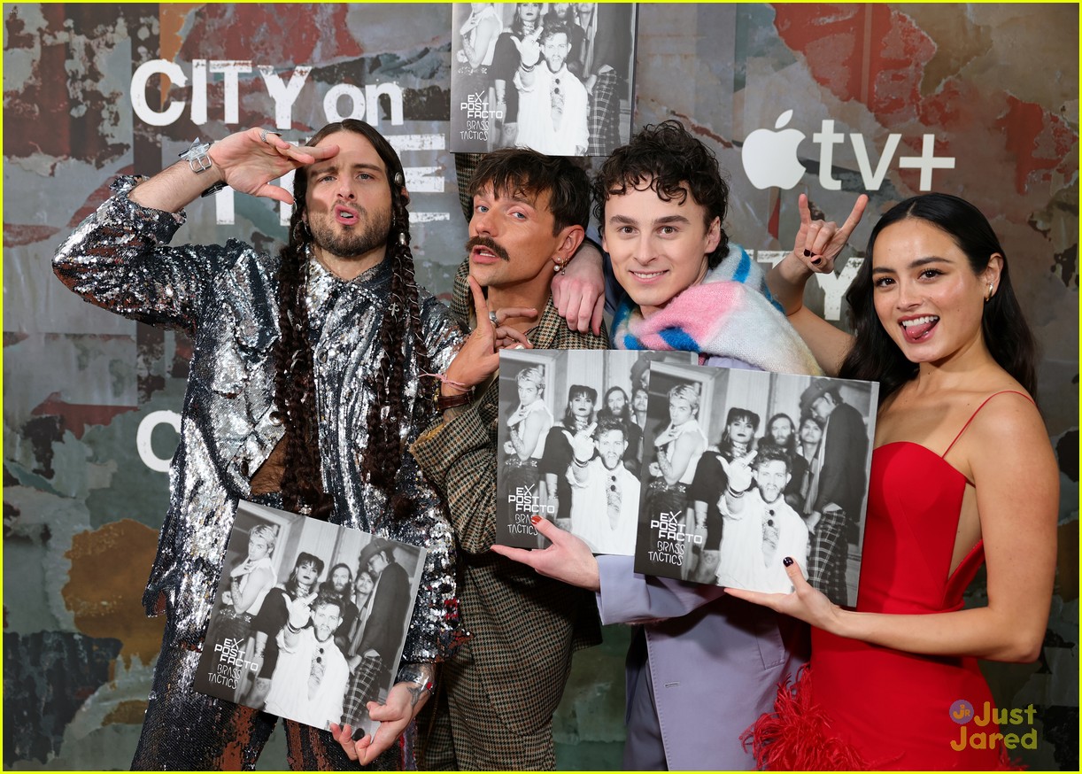 wyatt oleff chase sui wonders join co stars at city on fire premiere 31