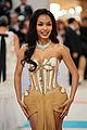 yara shahidi wows in mermaid gown at met gala 2023 04