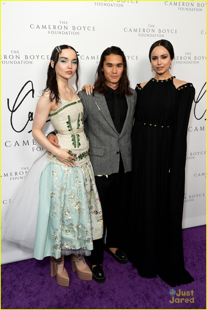 Full Sized Photo of dove cameron booboo stewart sofia carson reunite ...