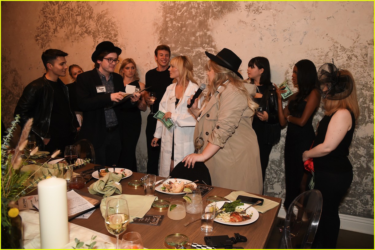 kevin franklin jonas celebrate claim to fame season two with murder mystery dinner 07