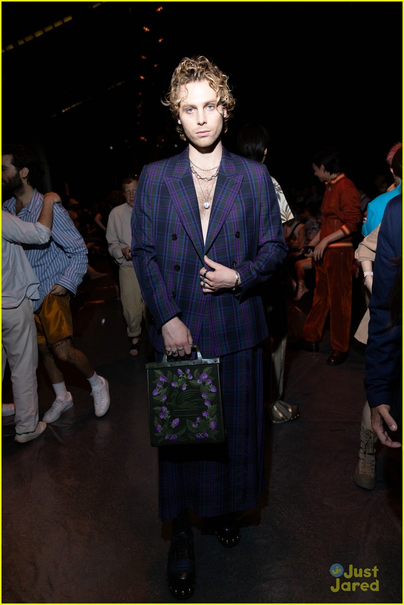 luke hemmings takes on milan fashion week attends multiple events over the weekend 03