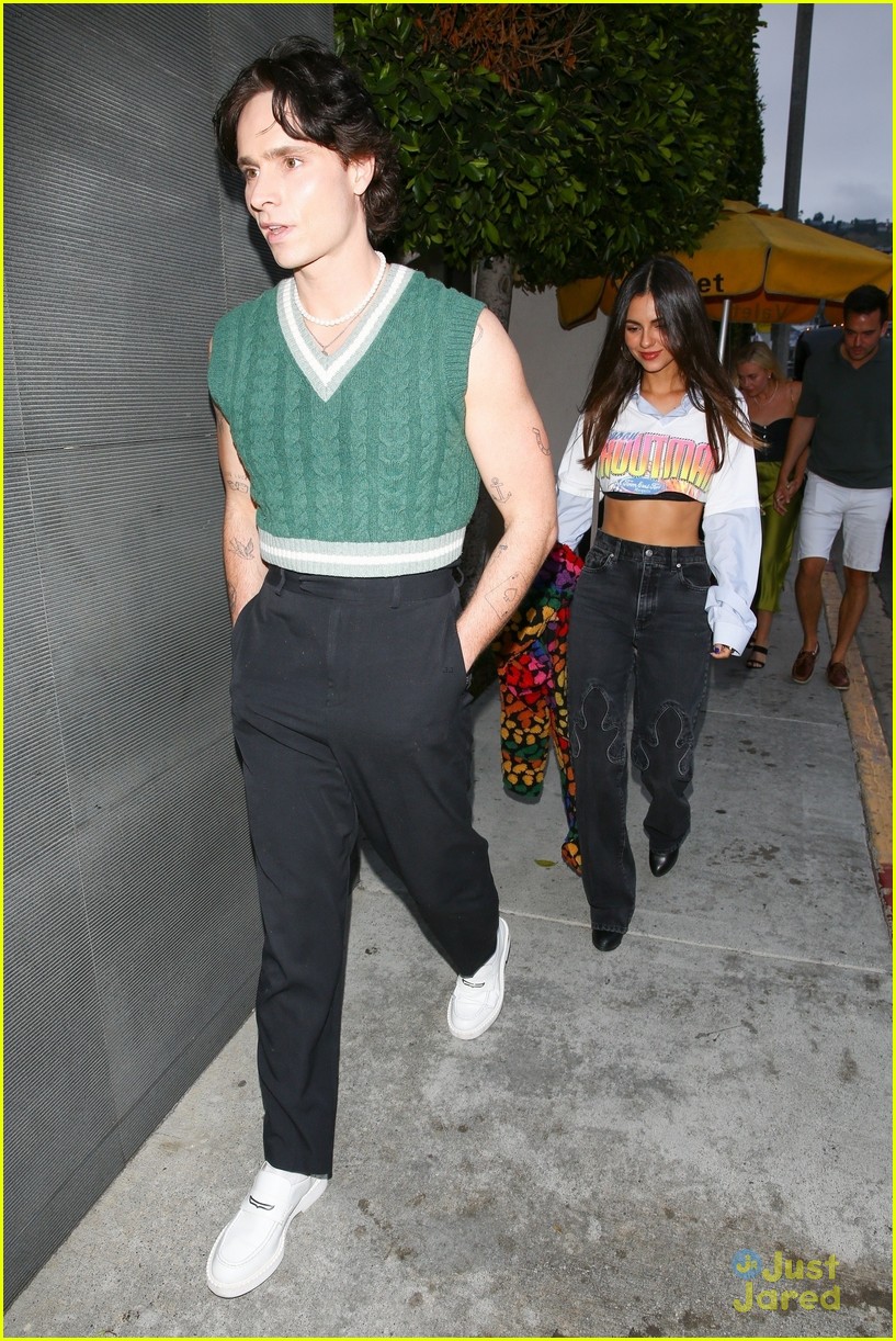 victoria justice spencer sutherland reunite for night out in los angeles 19