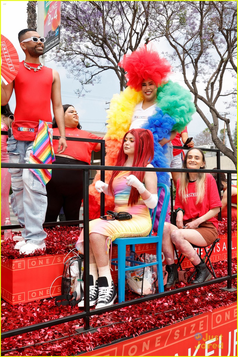 alexandra shipp melissa mccarthy patrick starrr take part in weho pride parade 30