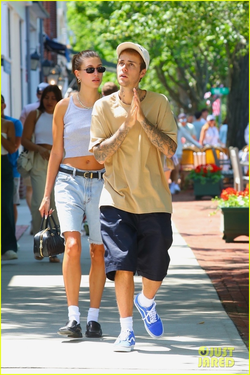 hailey bieber justin lunch in southampton 05