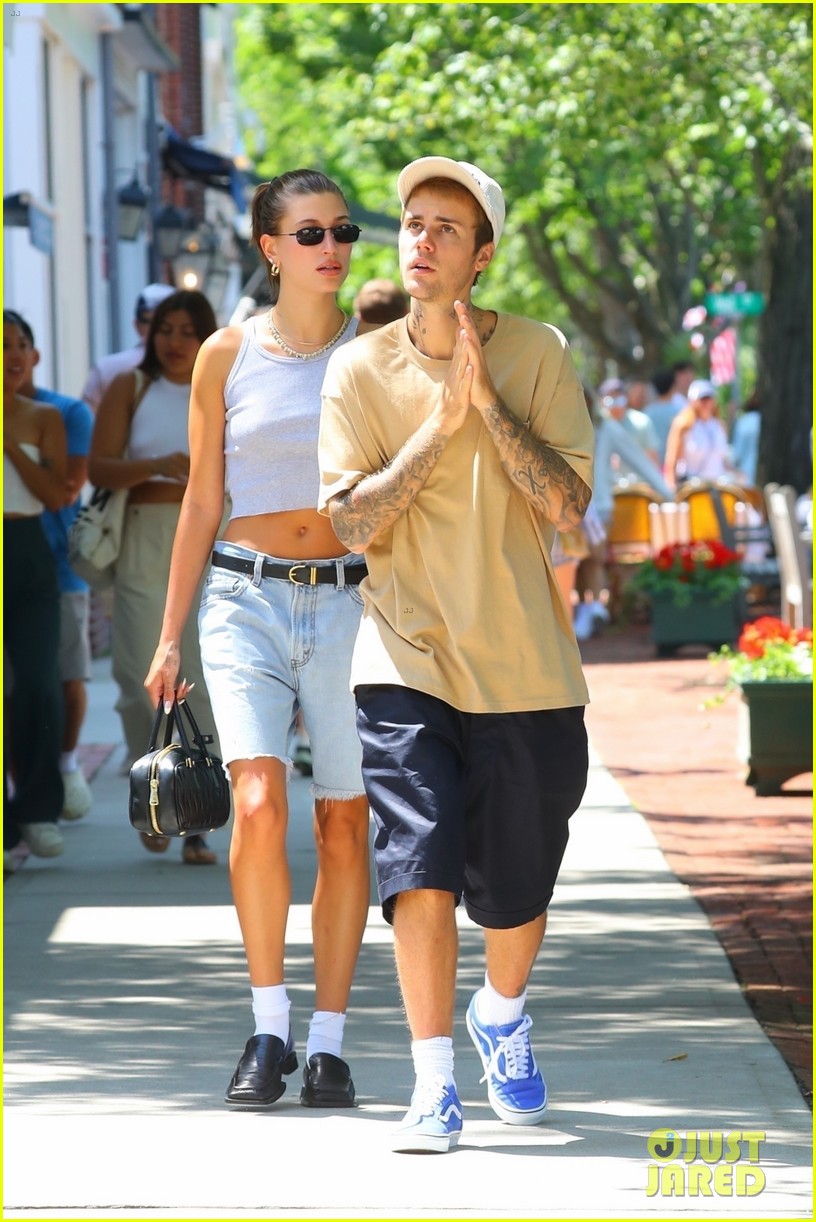 hailey bieber justin lunch in southampton 10