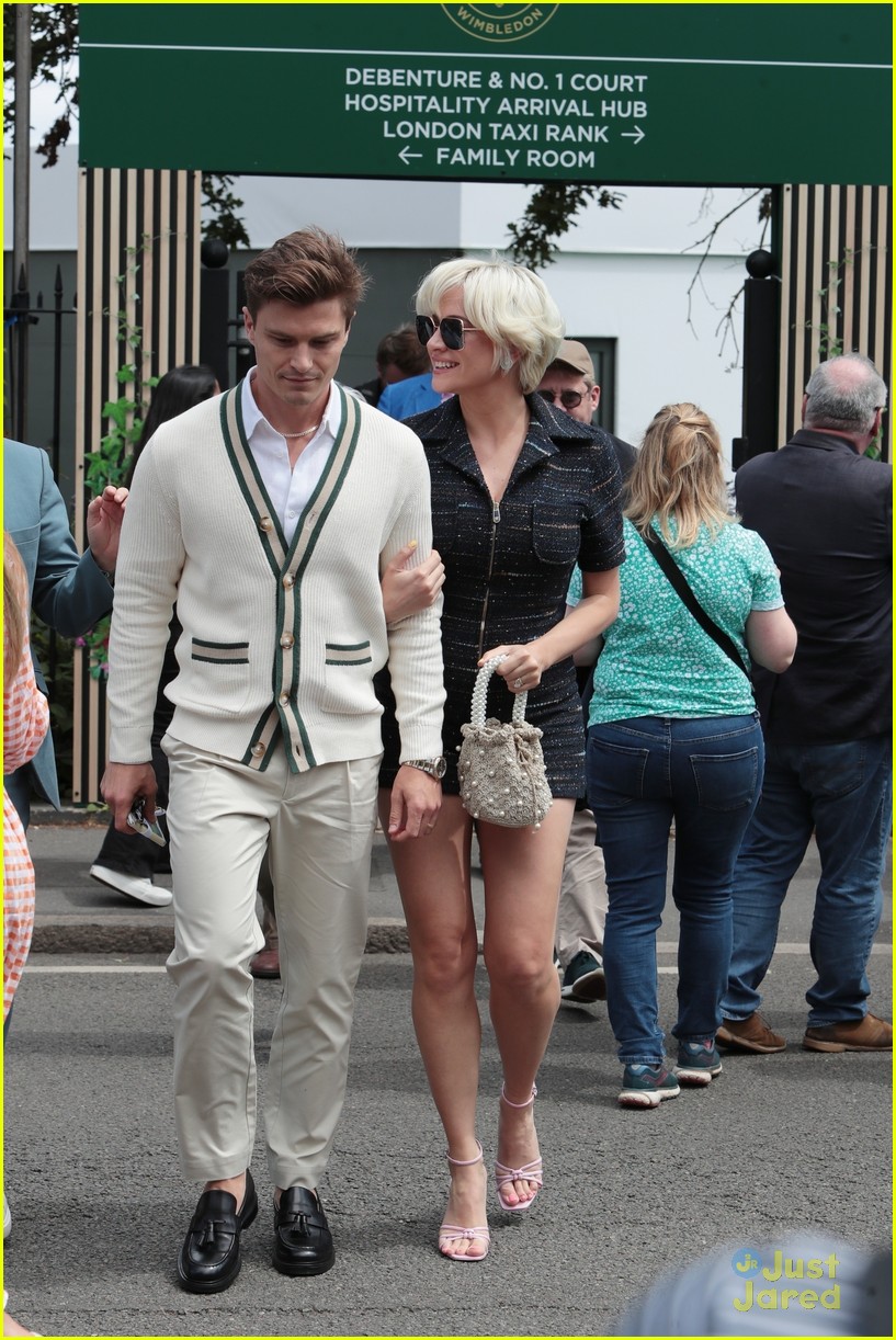 pixie lott oliver cheshire step out at wimbledon after baby news 11