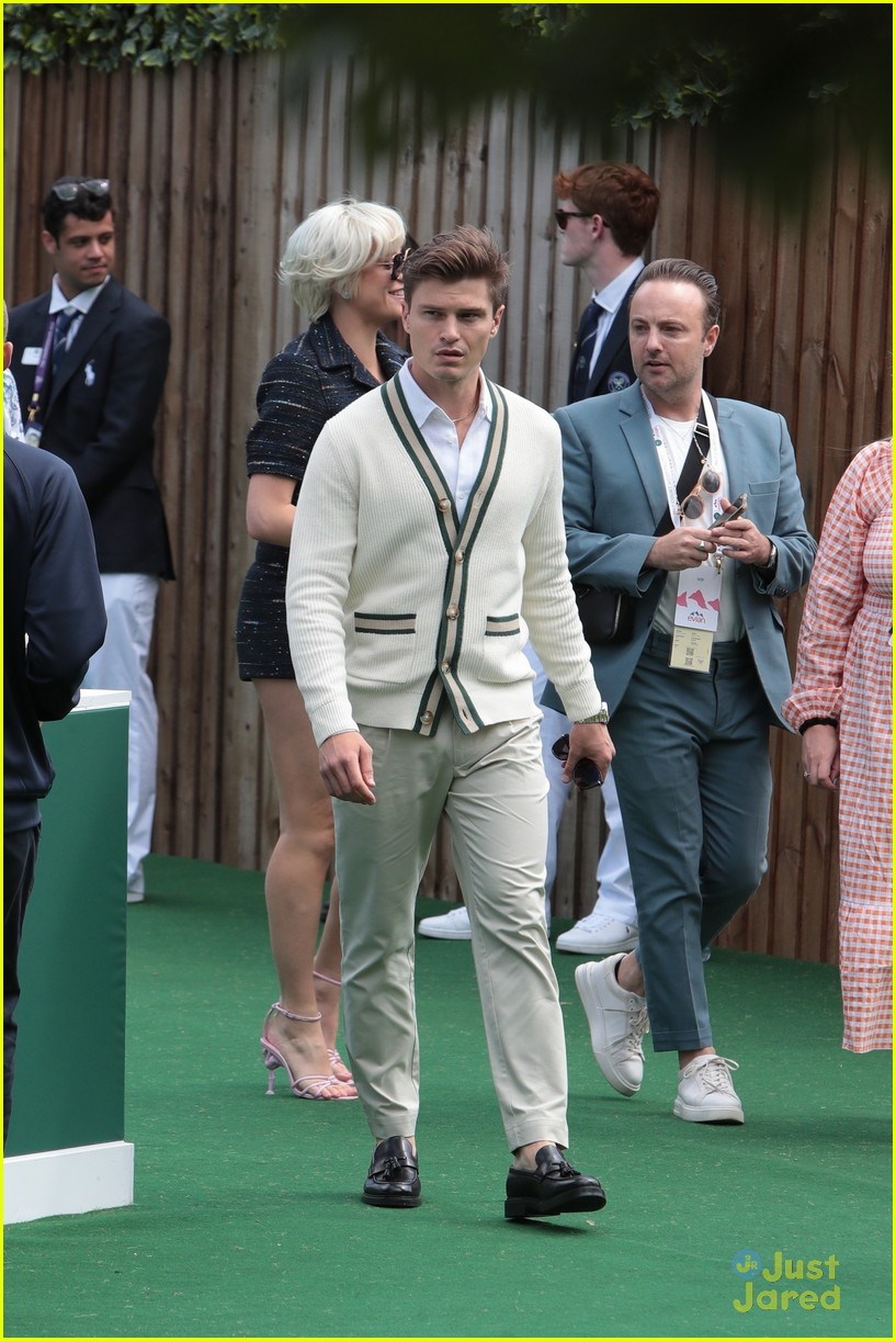 pixie lott oliver cheshire step out at wimbledon after baby news 21