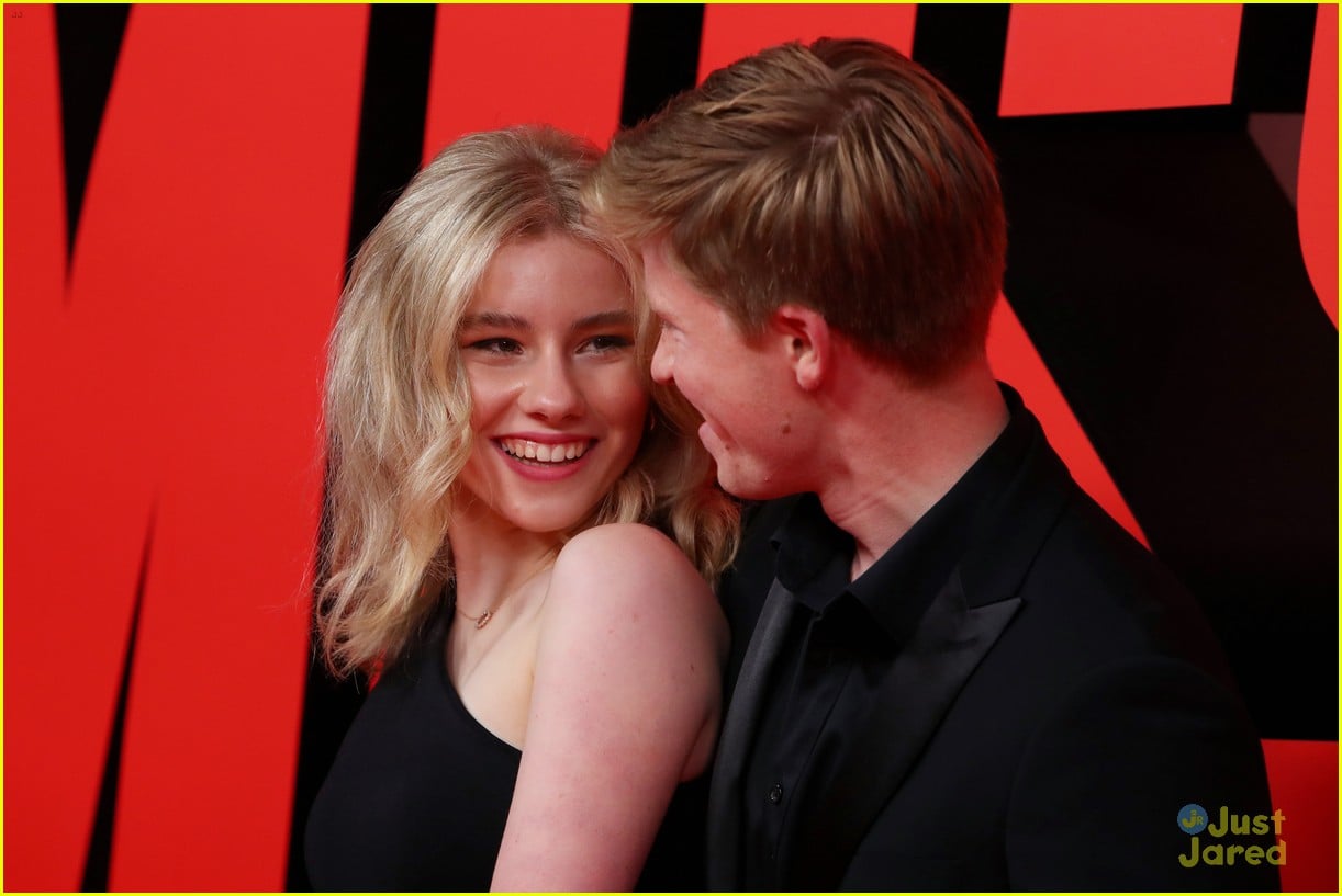 robert irwin cozies up to girlfriend rorie buckey at mission impossible premiere 02