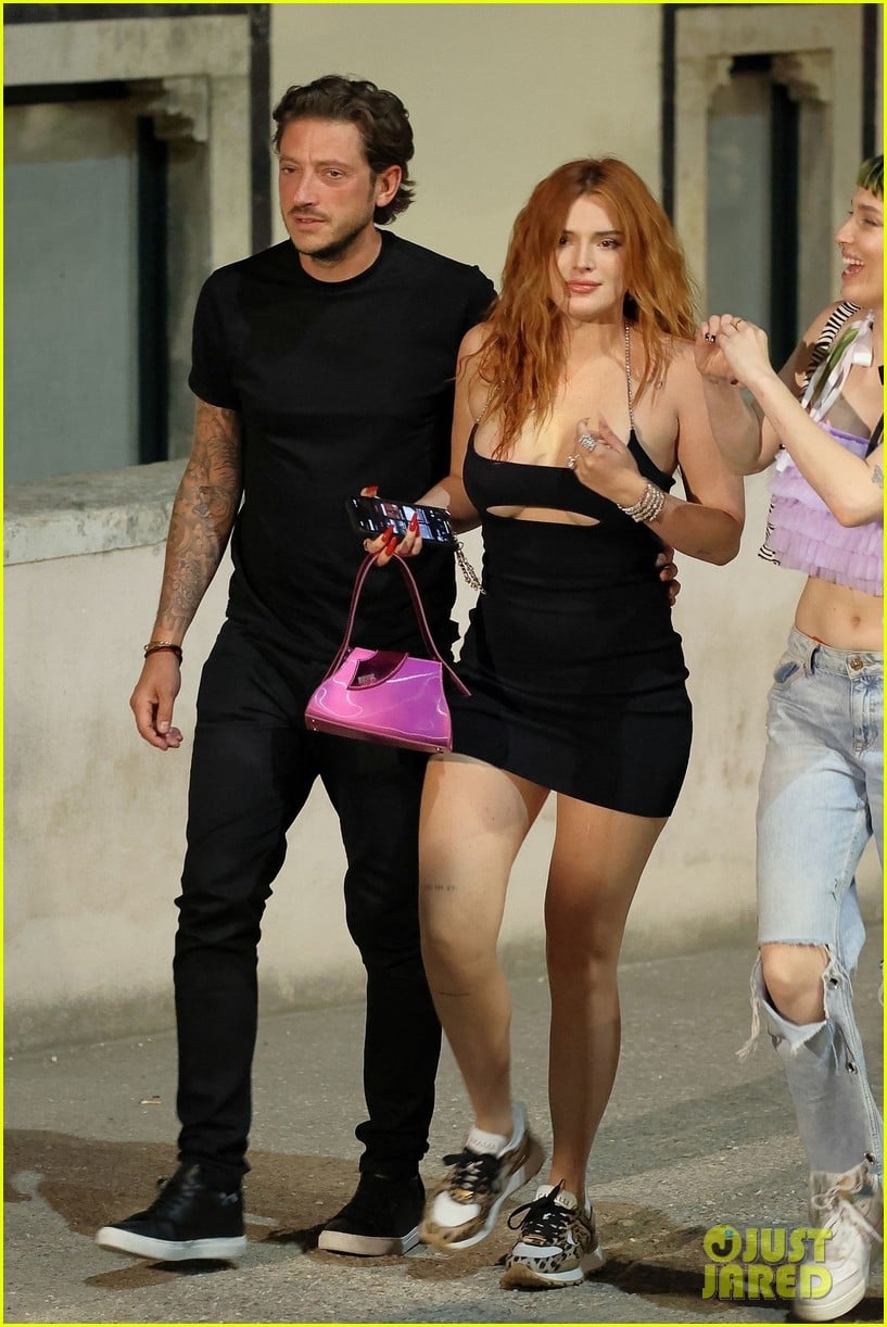 bella thorne mark emms vacation in italy 06