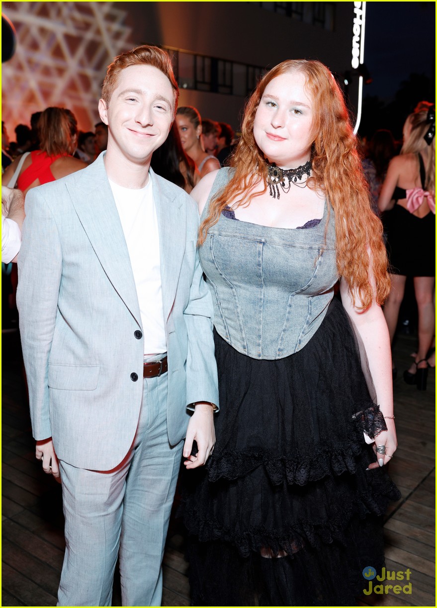 joshua bassett xochitl gomez dance the night away at variety power of young hollywood party 05