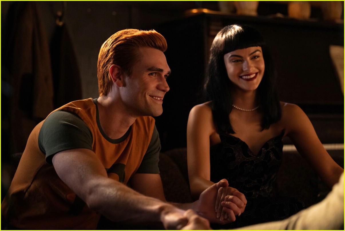 riverdale says goodbye with series finale 01