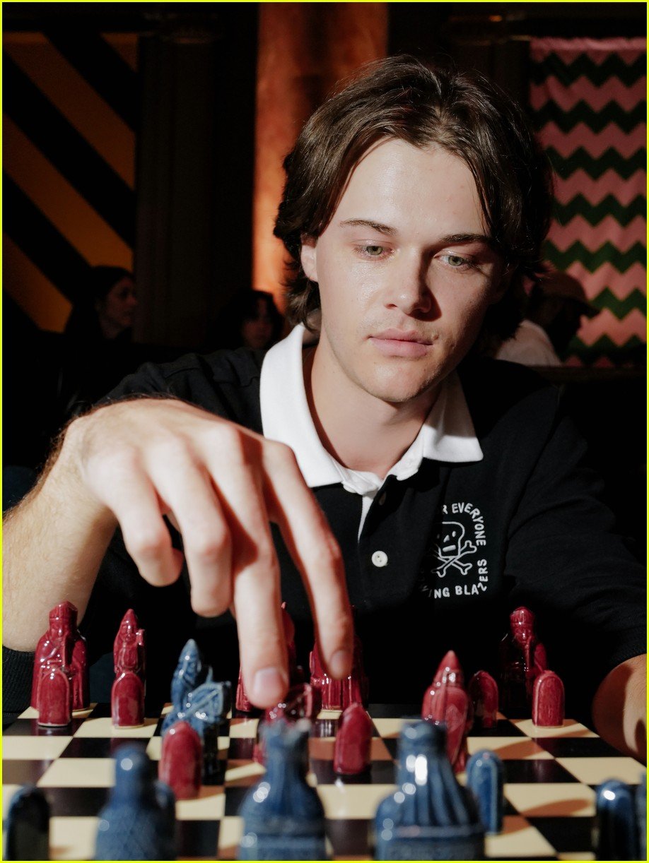 'Mean Girls' Co-Stars Christopher Briney & Renee Rapp Reunite at Rowing ...