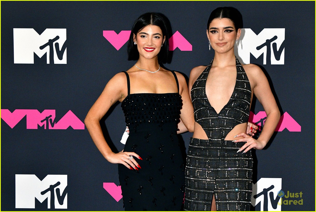 Charli And Dixie Damelio Rock 2 Looks Each At Mtv Vmas 2023 Photo 1383082 Photo Gallery