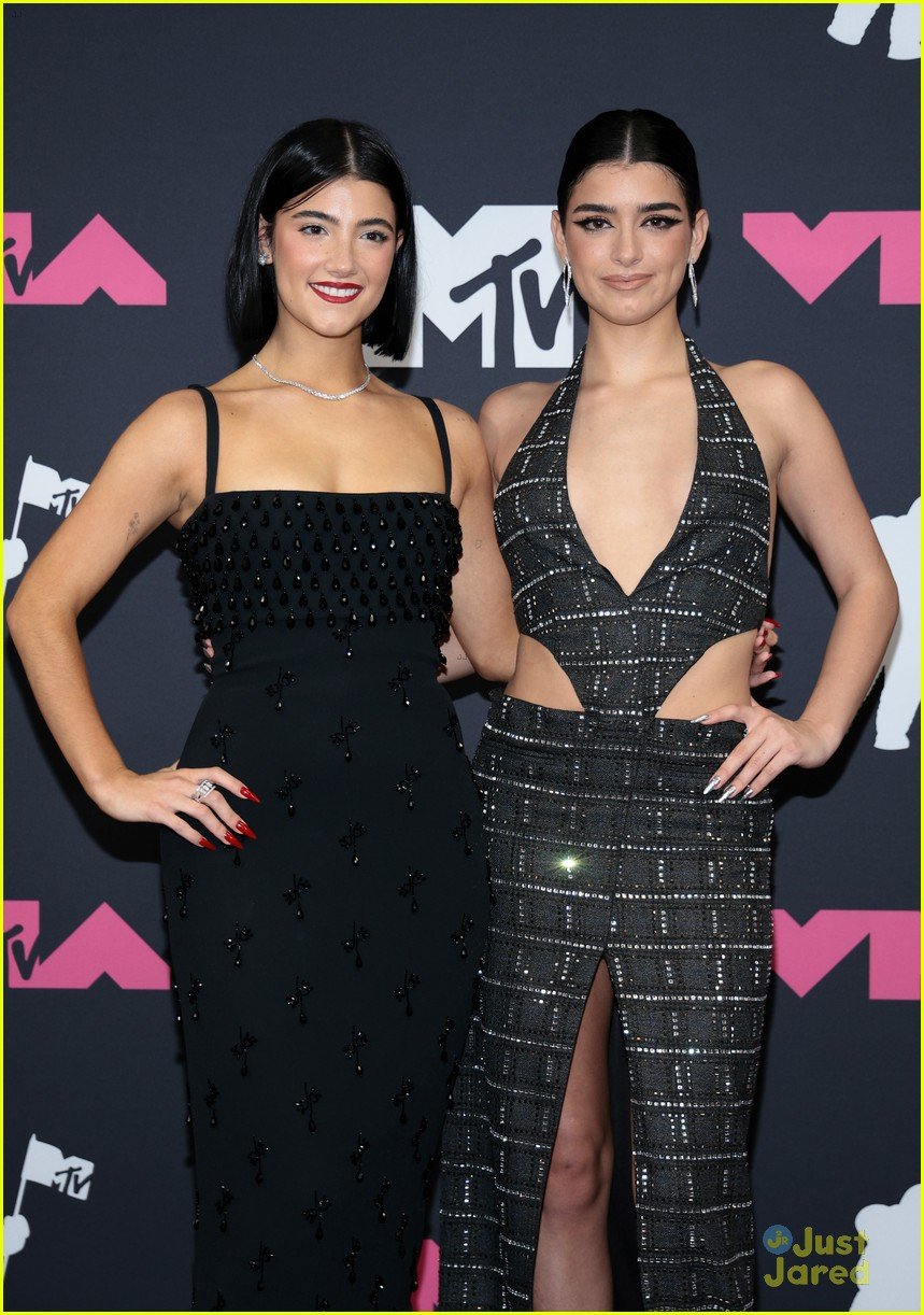 Charli And Dixie Damelio Rock 2 Looks Each At Mtv Vmas 2023 Photo 1383092 Photo Gallery