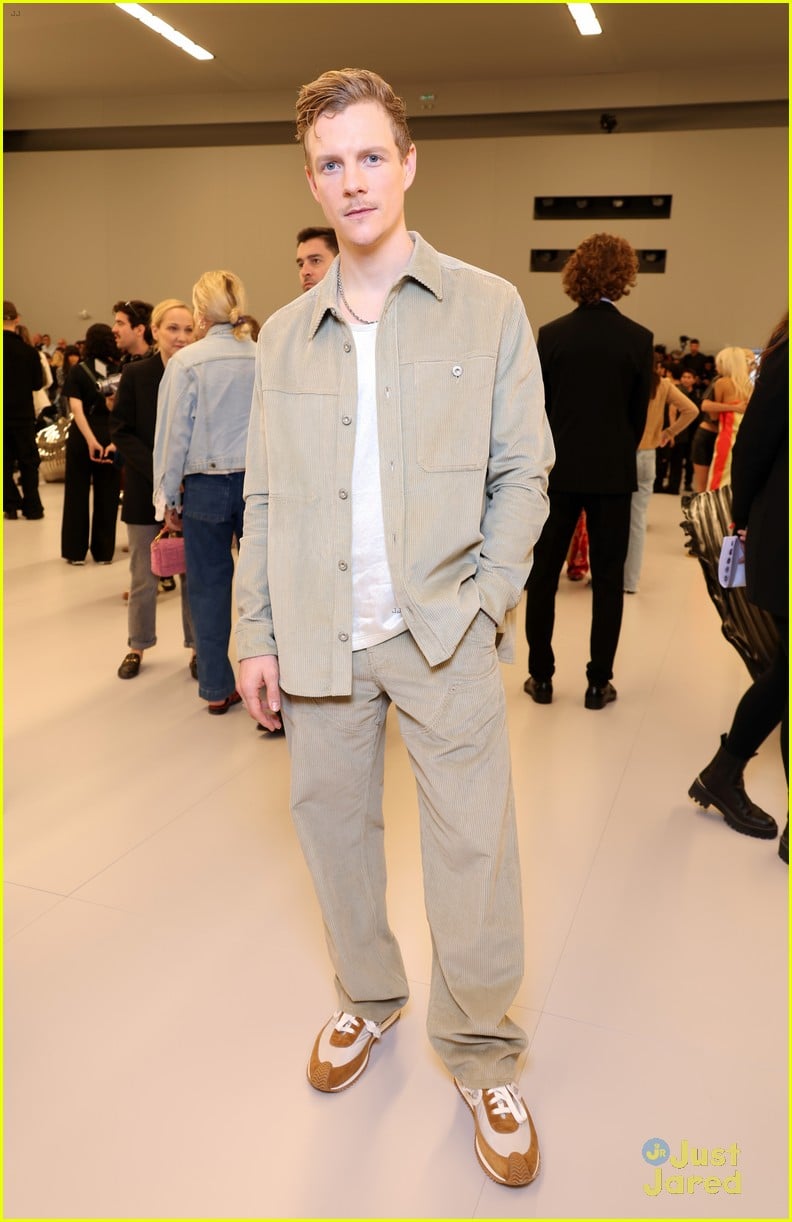 kit connor meets up with shadow bones patrick gibson at loewe fashion show 17
