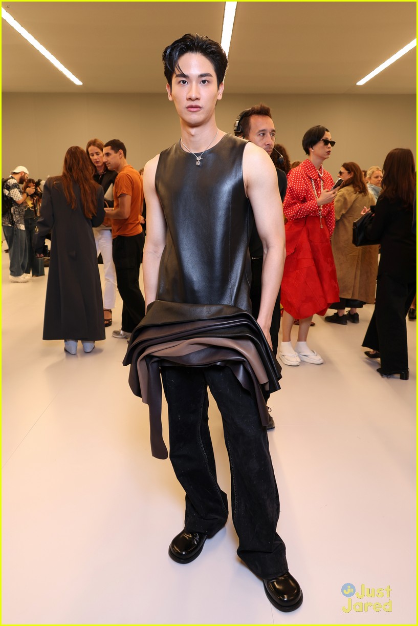 kit connor meets up with shadow bones patrick gibson at loewe fashion show 19