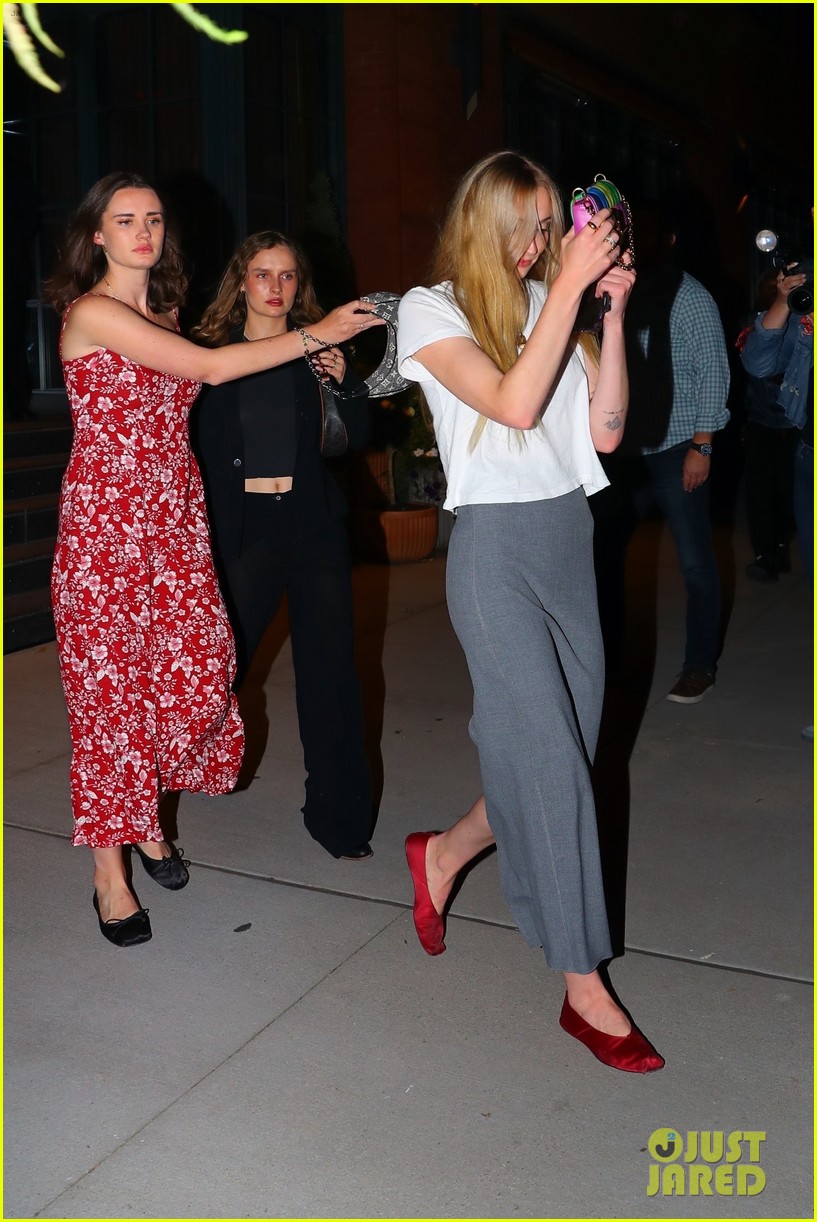 taylor swift dinner with sophie turner again 02