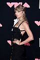 taylor swift arrives on vmas pink carpet as most nominated artist of the night 10