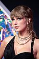 taylor swift arrives on vmas pink carpet as most nominated artist of the night 11