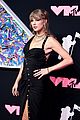 taylor swift arrives on vmas pink carpet as most nominated artist of the night 18