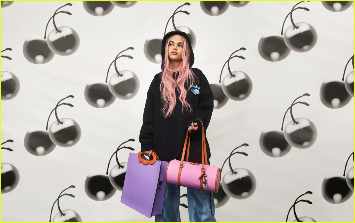 Ariana Greenblatt Debuts Colorful New Hair, Stars in Dreamy Coachtopia  Campaign: Photo 1385273 | Ariana Greenblatt Pictures | Just Jared Jr.