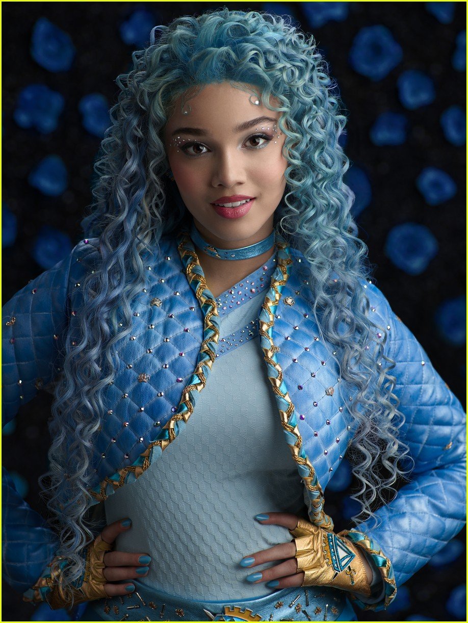 descendants the rise of red character photos revealed 10.