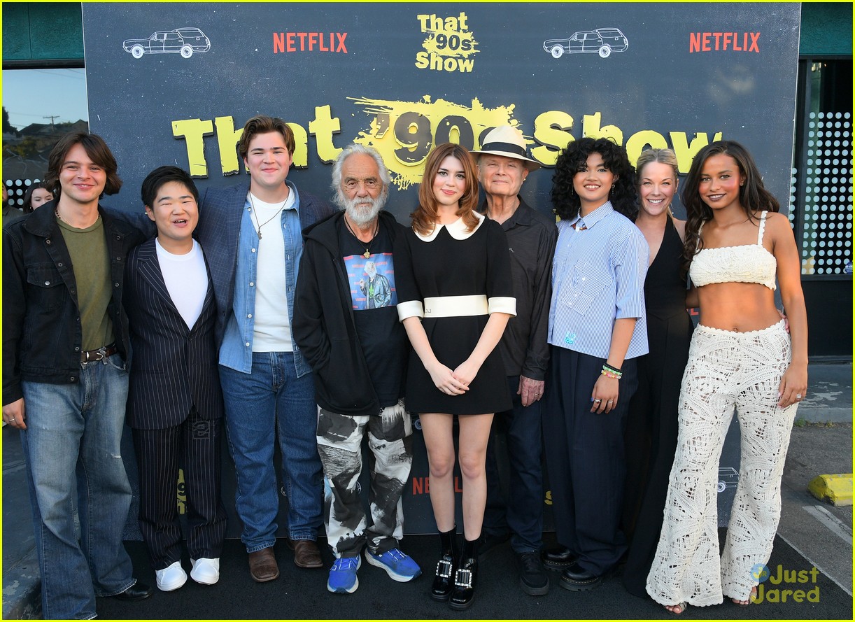 Callie Haverda & &lsquo;That &rsquo;90s Show&rsquo; Cast Celebrate Part 2 Ahead of